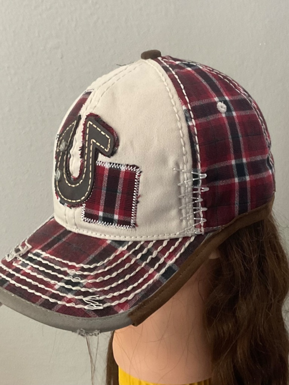 True religion Distressed Cap. - Picture 3 of 9